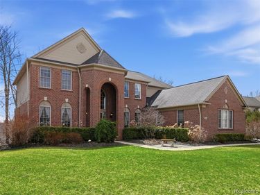 3235 Woodview Circle, Orion Twp, MI 48362