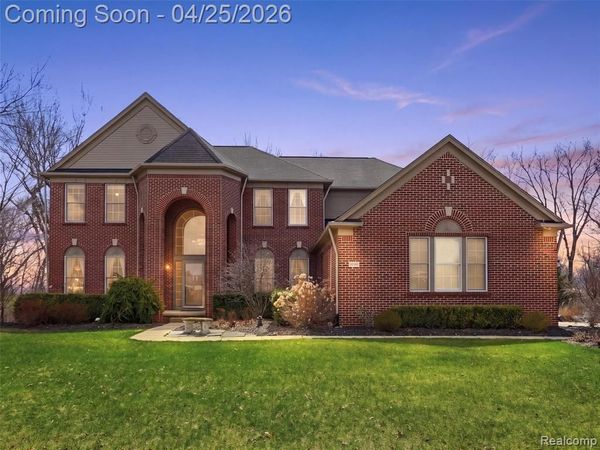 3235 Woodview Circle, Orion Twp, MI 48362