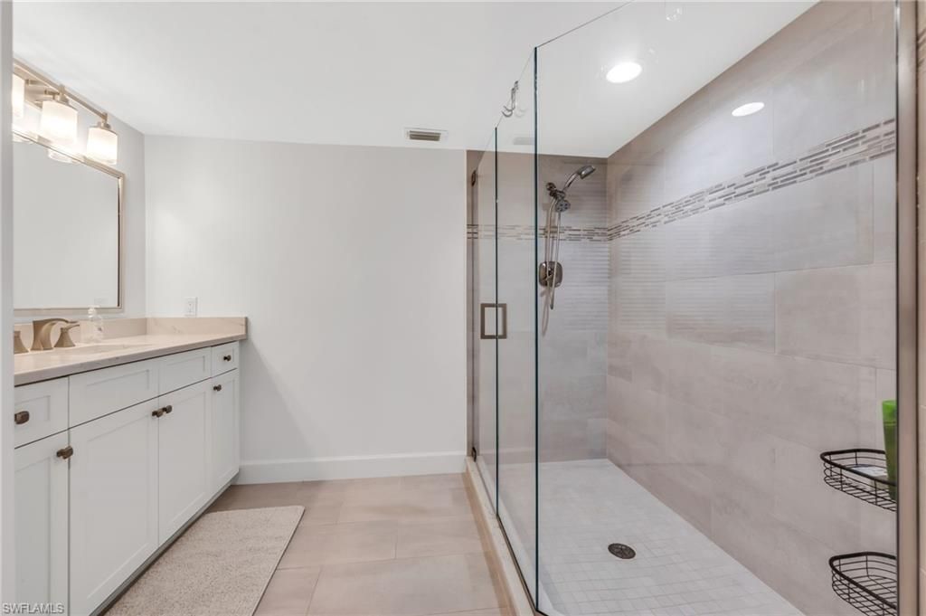 26910 Wedgewood Dr, Unit 301, Bonita Springs, FL 34134 Photo