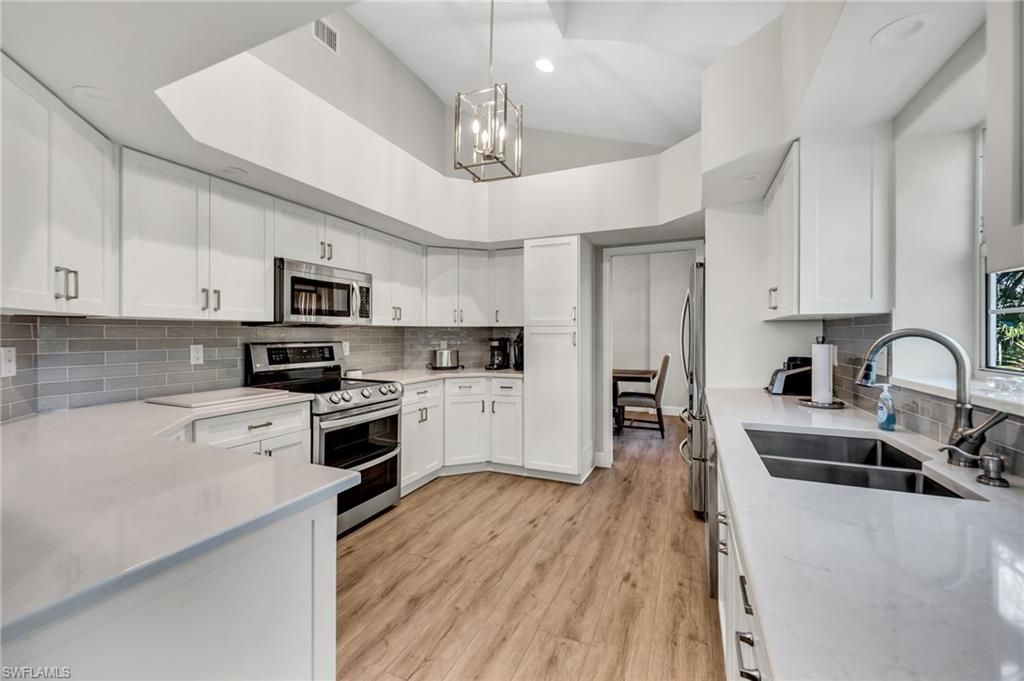 26910 Wedgewood Dr, Unit 301, Bonita Springs, FL 34134 Photo