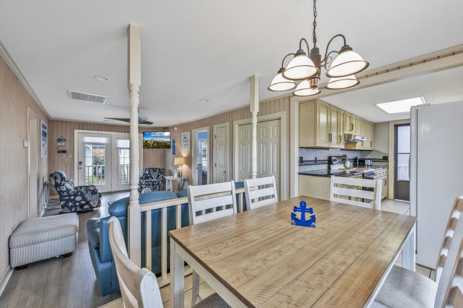 109 Easy St. Photo 10