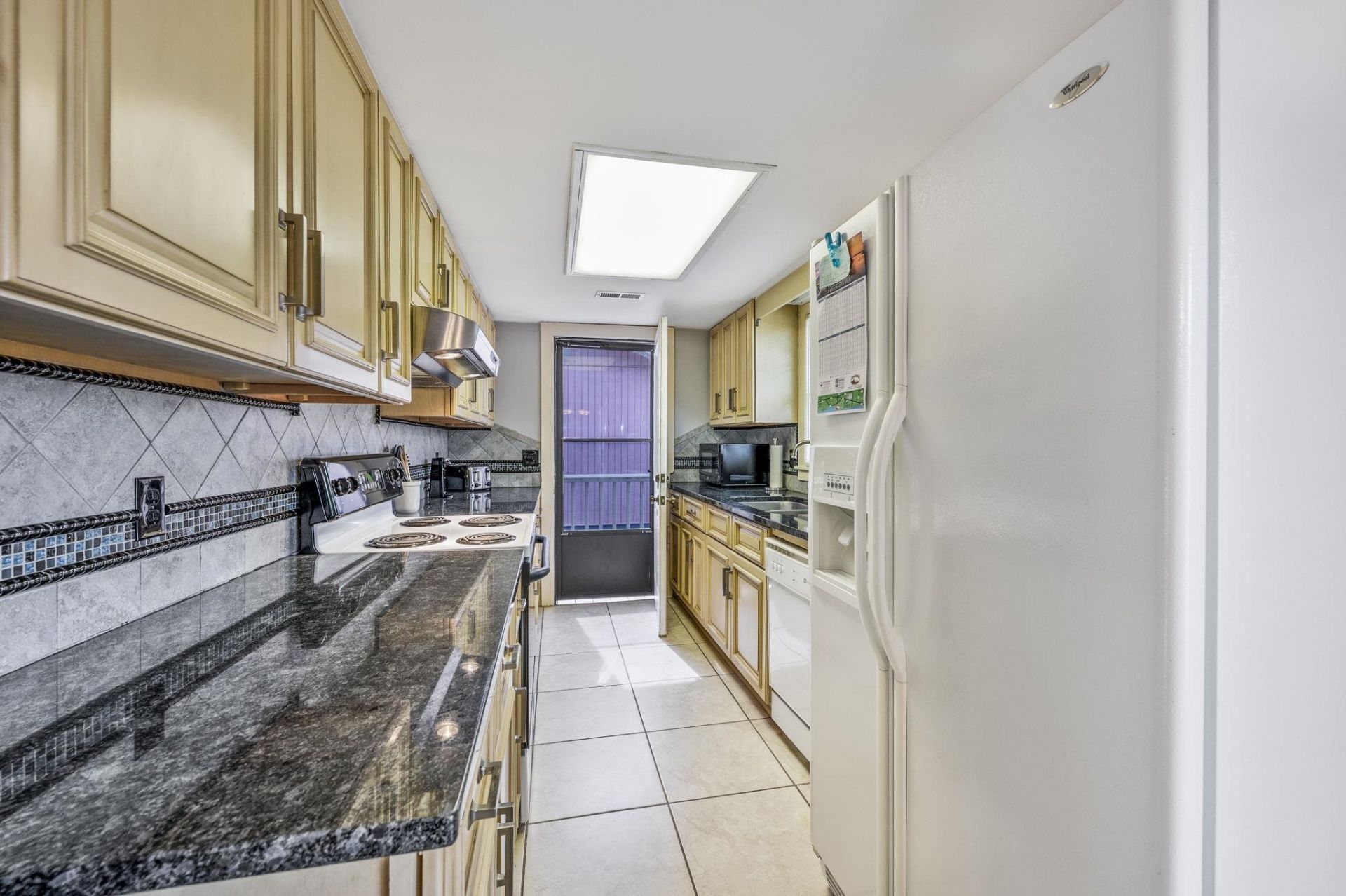 109 Easy St. Photo 11