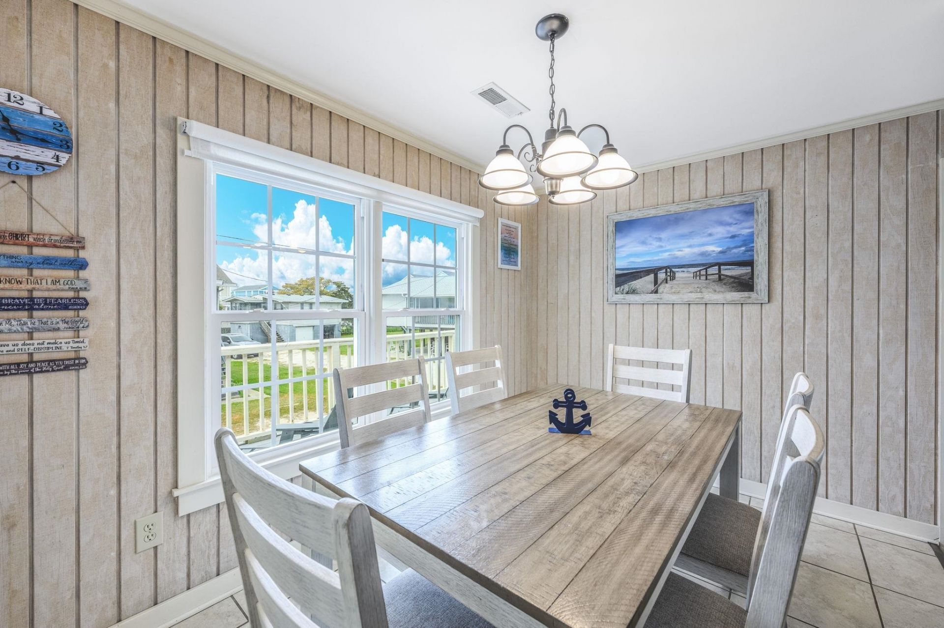 109 Easy St. Photo 8