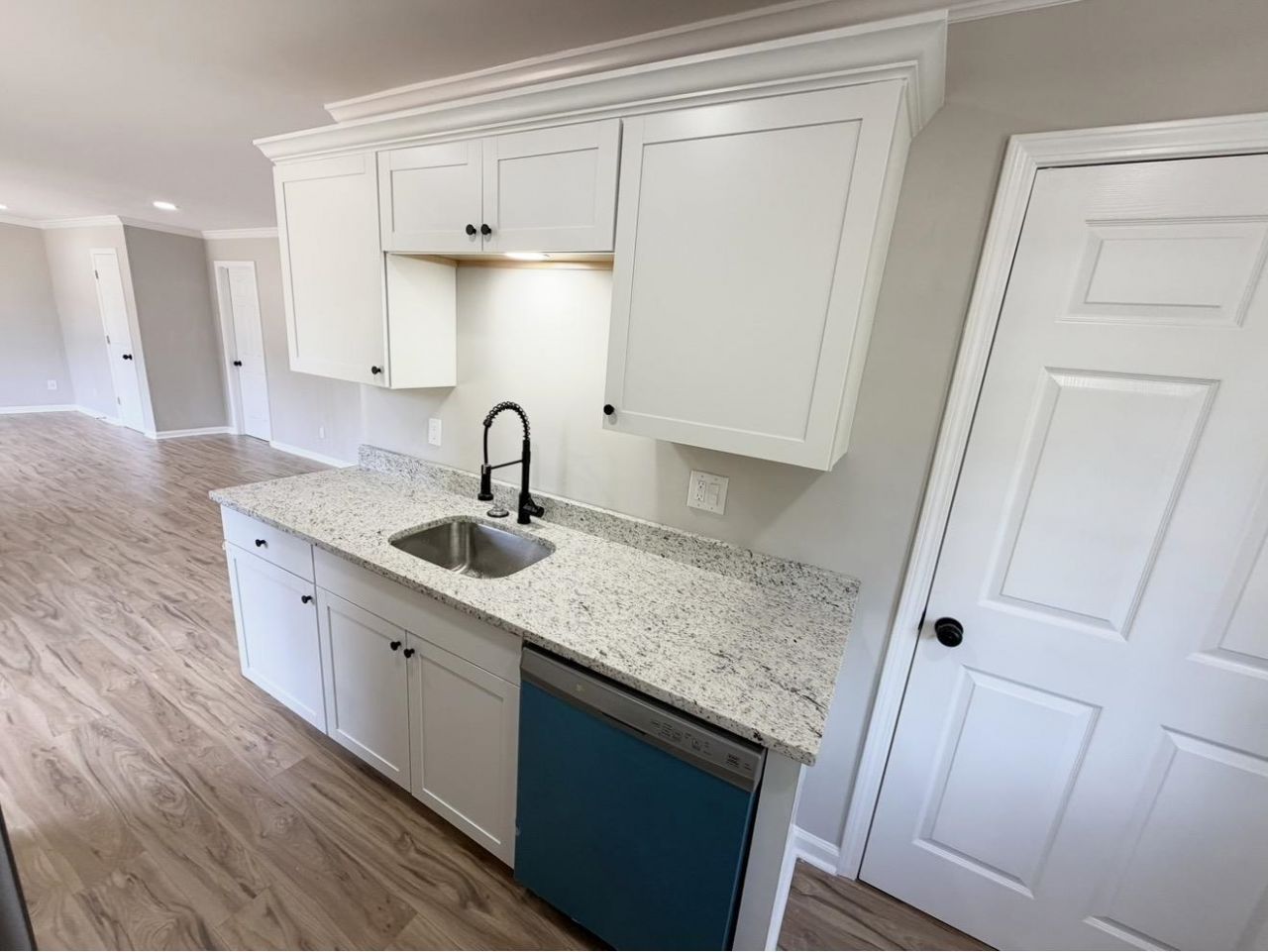 316 Dickson Dr.  Photo 11