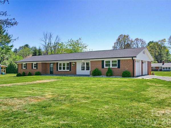 279 Garden Lane , Canton, NC 28716