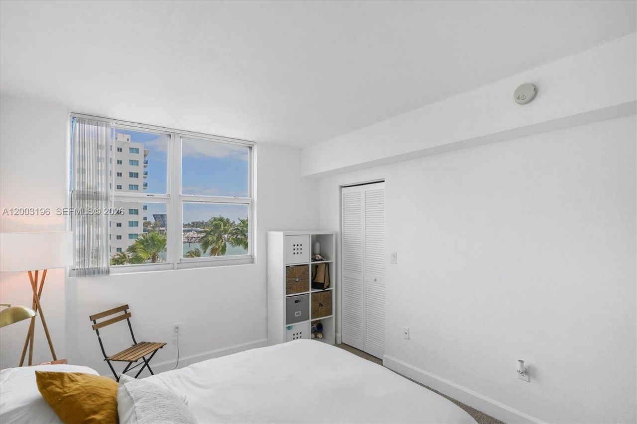 7501 E Treasure Dr, Unit 4EF, North Bay Village, FL 33141 Photo