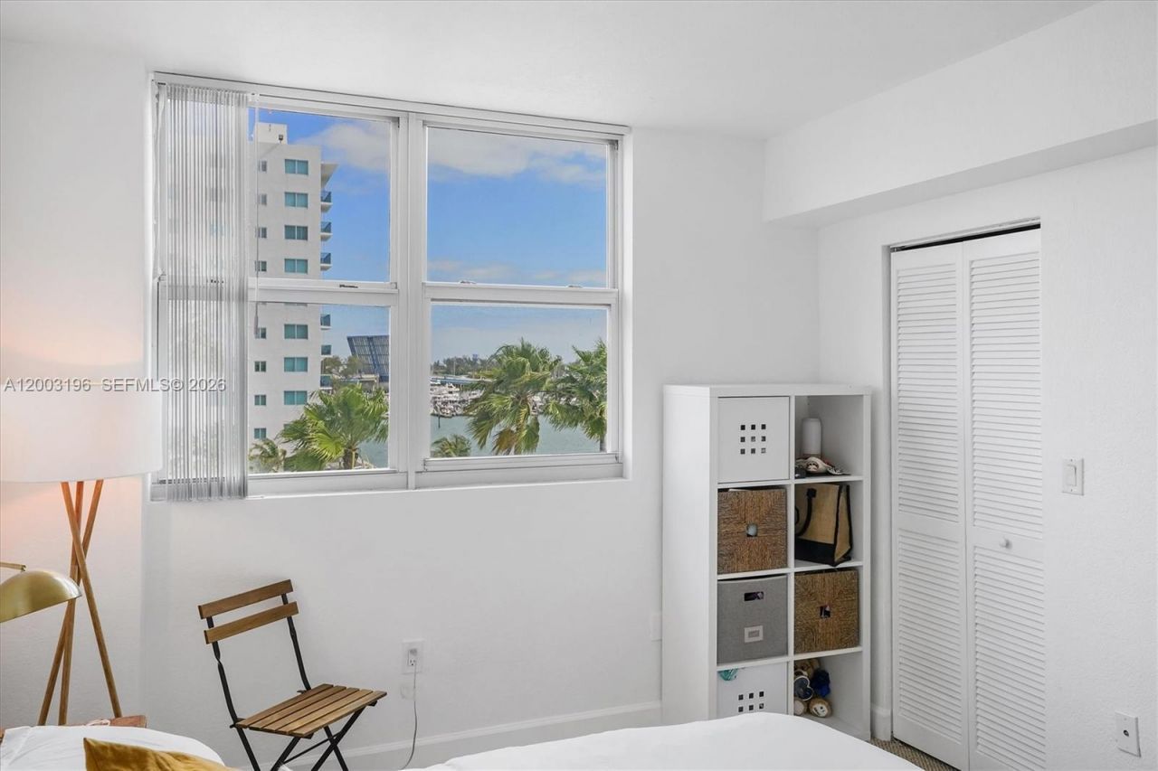 7501 E Treasure Dr, Unit 4EF, North Bay Village, FL 33141 Photo