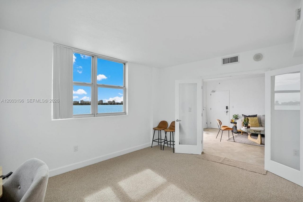 7501 E Treasure Dr, Unit 4EF, North Bay Village, FL 33141 Photo