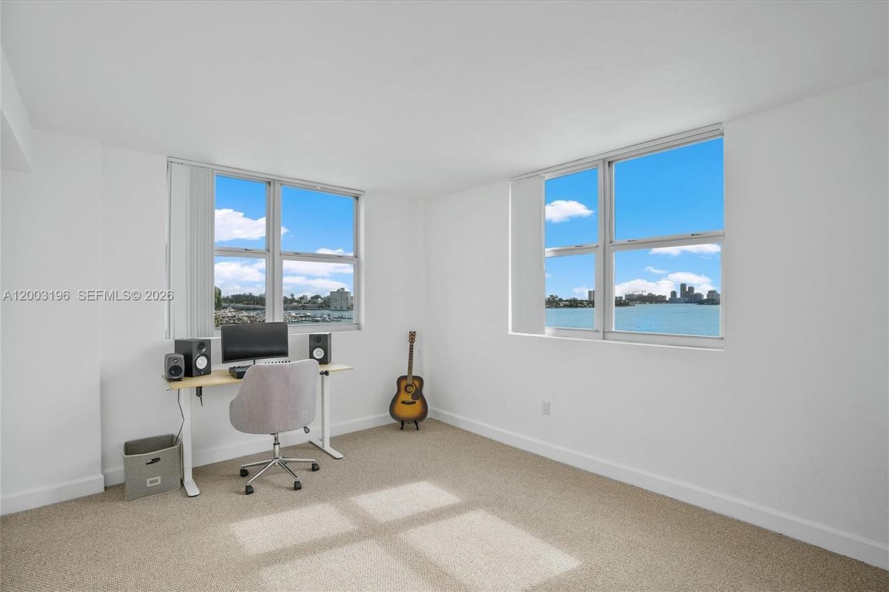 7501 E Treasure Dr, Unit 4EF, North Bay Village, FL 33141 Photo