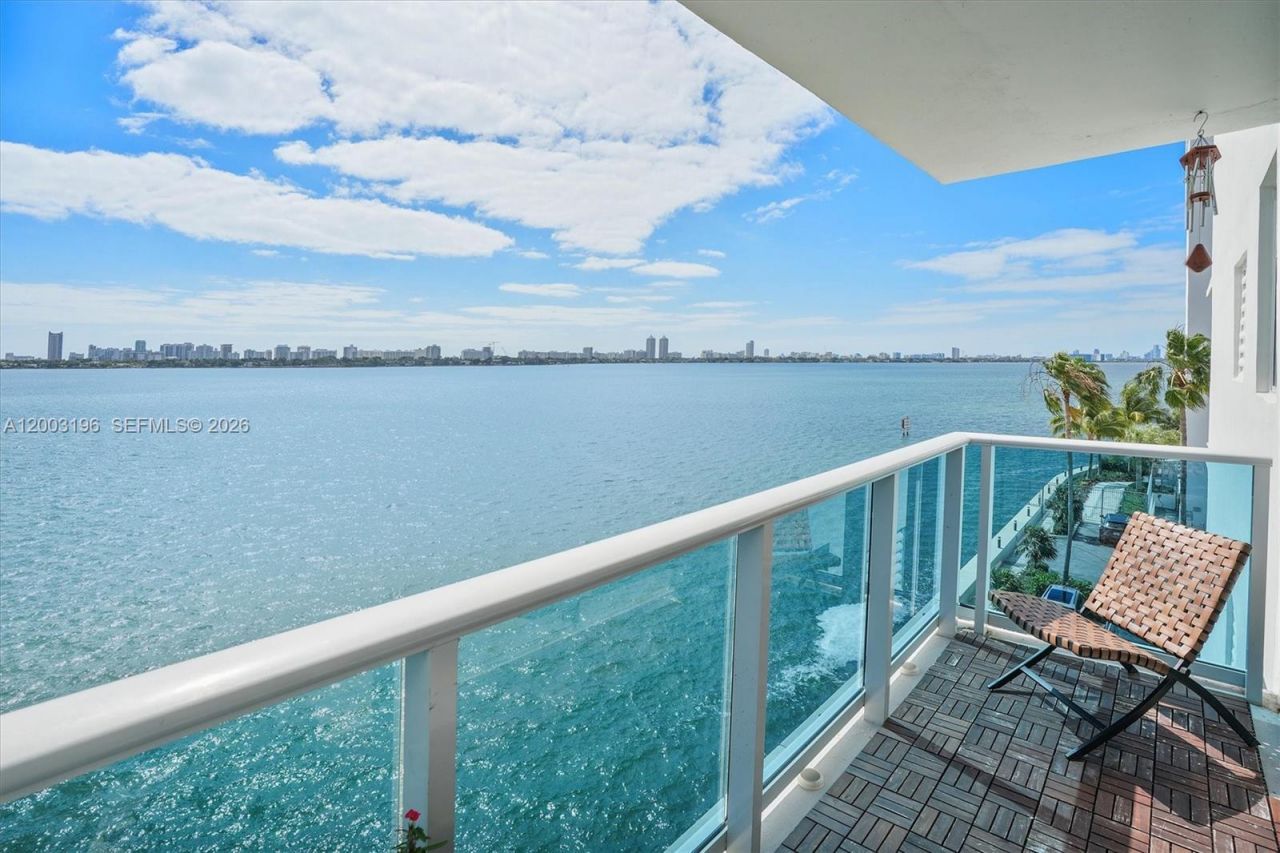 7501 E Treasure Dr, Unit 4EF, North Bay Village, FL 33141 Photo