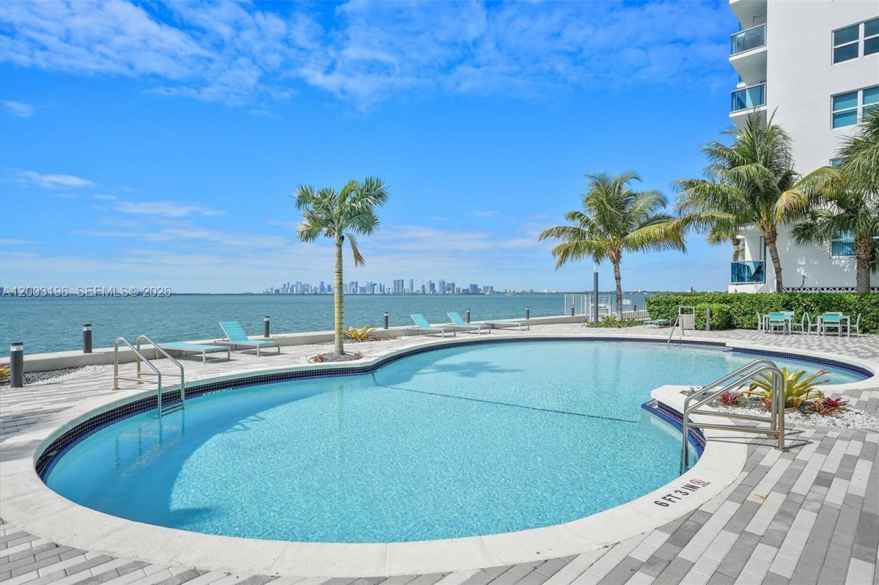 7501 E Treasure Dr, Unit 4EF, North Bay Village, FL 33141 Photo