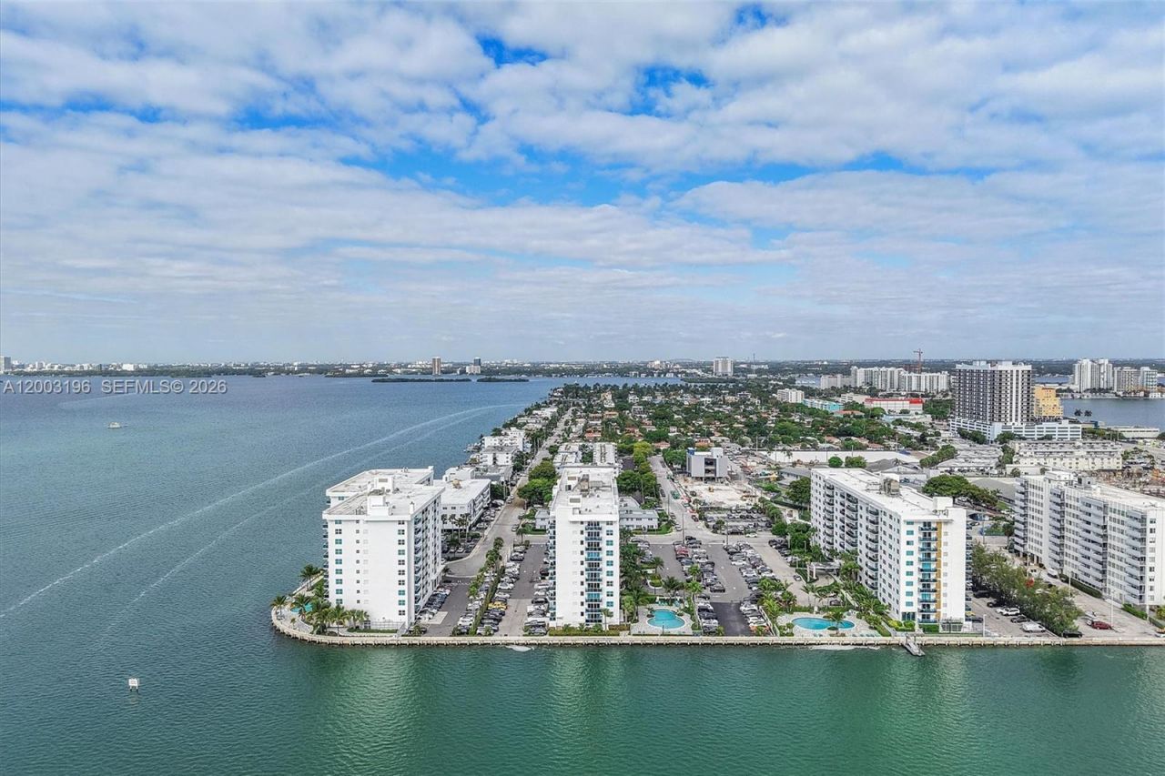 7501 E Treasure Dr, Unit 4EF, North Bay Village, FL 33141 Photo