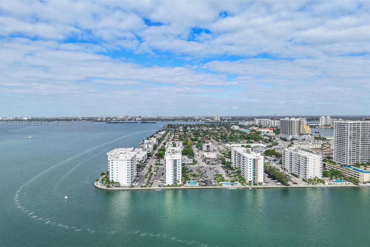 7501 E Treasure Dr, Unit 4EF, North Bay Village, FL 33141 Photo