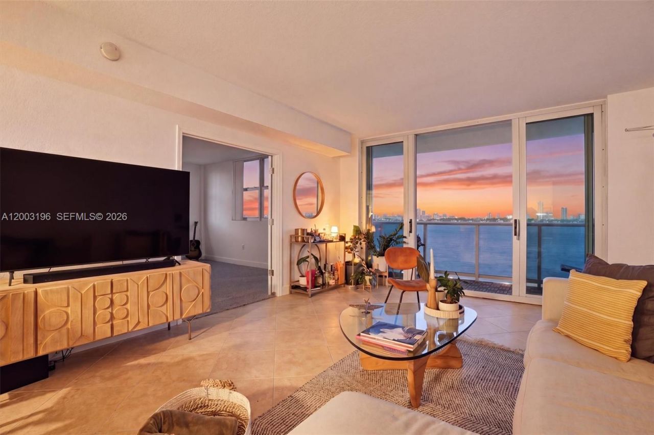 7501 E Treasure Dr, Unit 4EF, North Bay Village, FL 33141 Photo