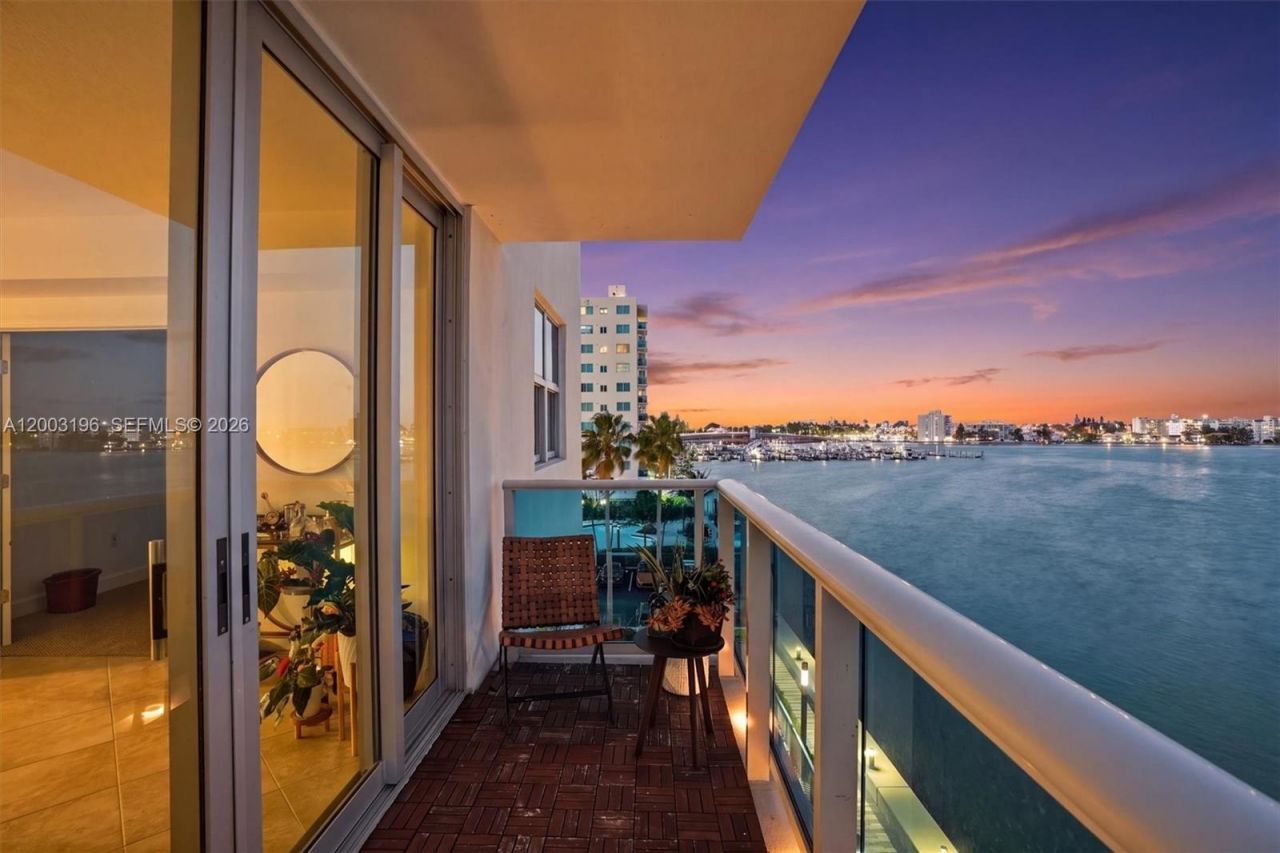 7501 E Treasure Dr, Unit 4EF, North Bay Village, FL 33141 Photo