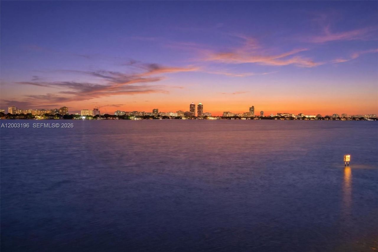 7501 E Treasure Dr, Unit 4EF, North Bay Village, FL 33141 Photo