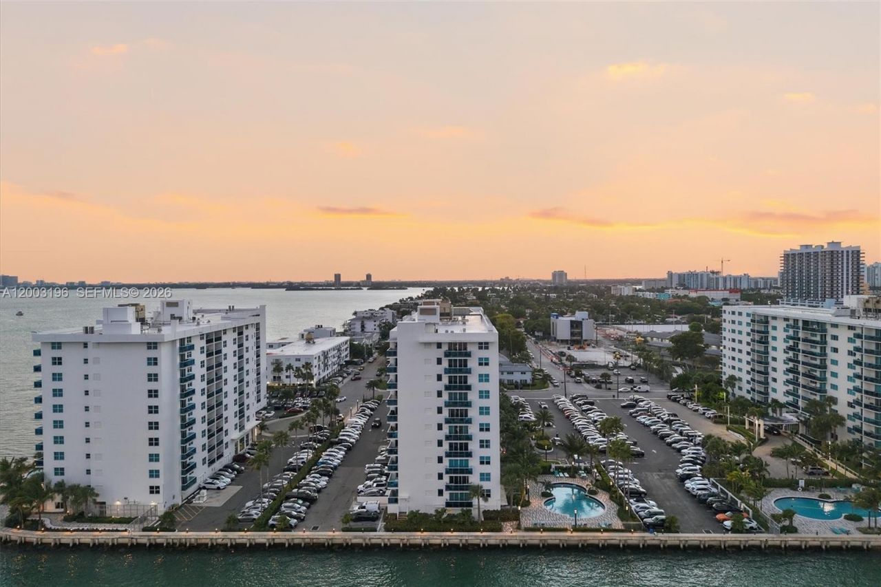 7501 E Treasure Dr, Unit 4EF, North Bay Village, FL 33141 Photo