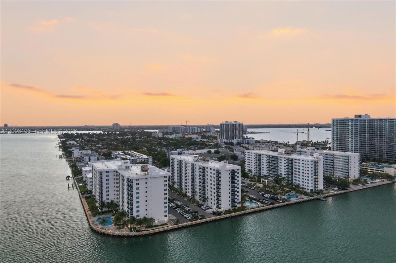 7501 E Treasure Dr, Unit 4EF, North Bay Village, FL 33141 Photo