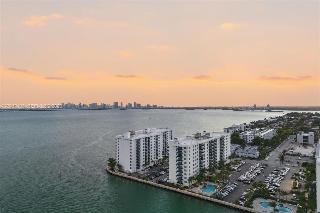 7501 E Treasure Dr, Unit 4EF, North Bay Village, FL 33141 Photo