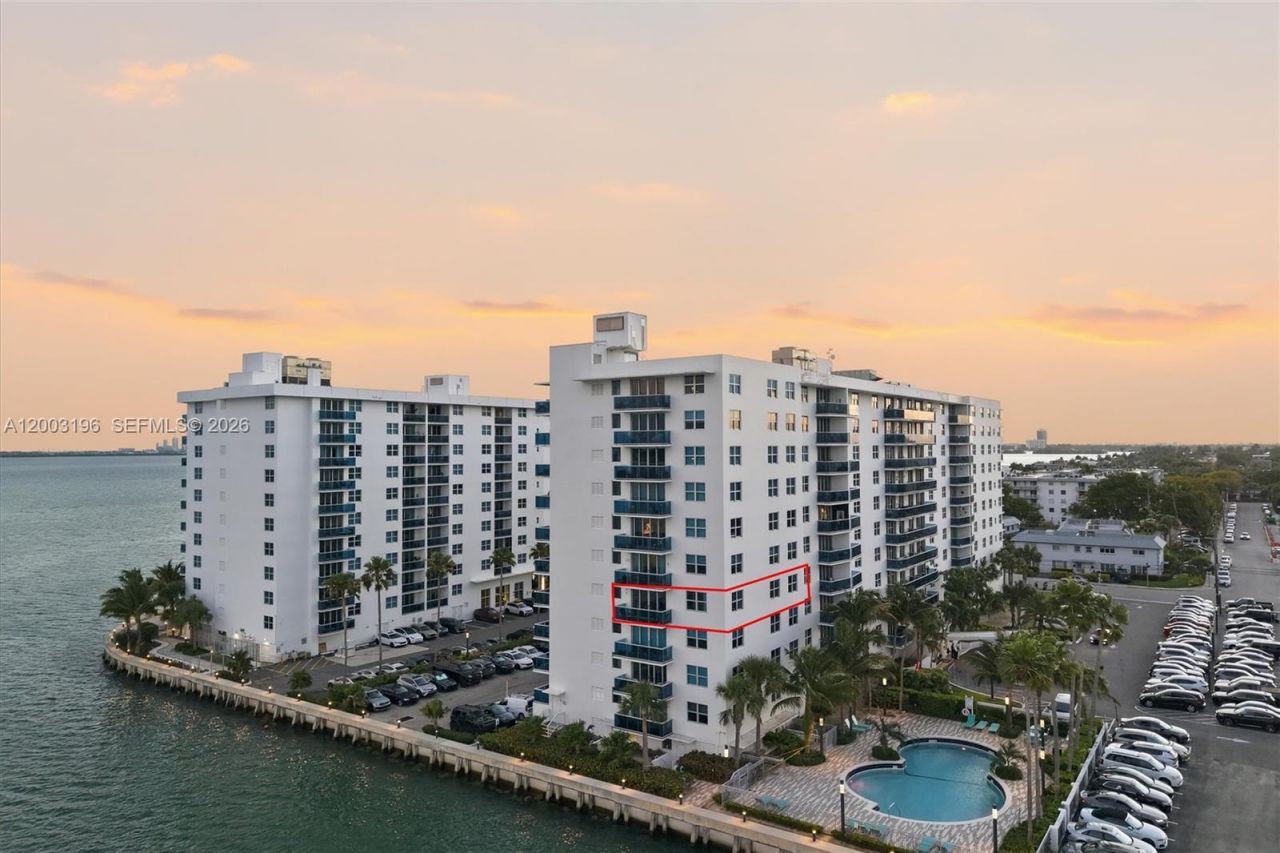 7501 E Treasure Dr, Unit 4EF, North Bay Village, FL 33141 Photo