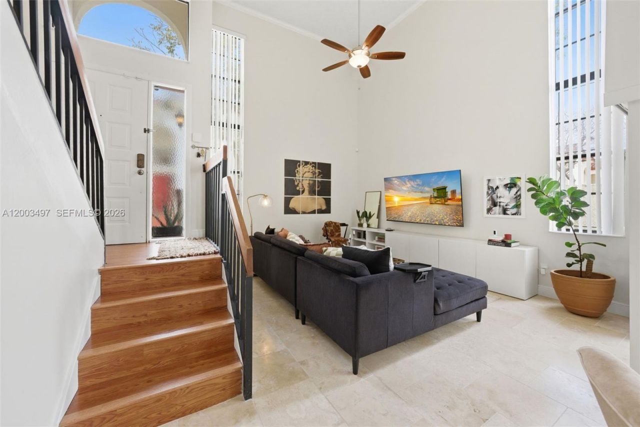 327 Ives Dairy Rd, Unit 327-05, Miami, FL 33179 Photo