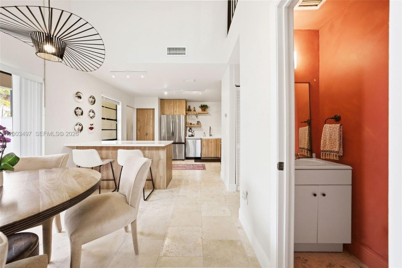 327 Ives Dairy Rd, Unit 327-05, Miami, FL 33179 Photo