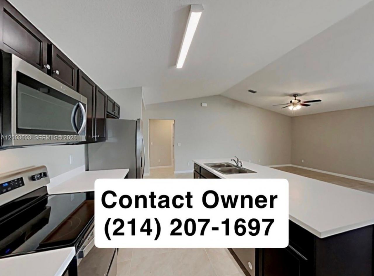 2011 SW Del Rio Blvd , Port Saint Lucie, FL 34953 Photo