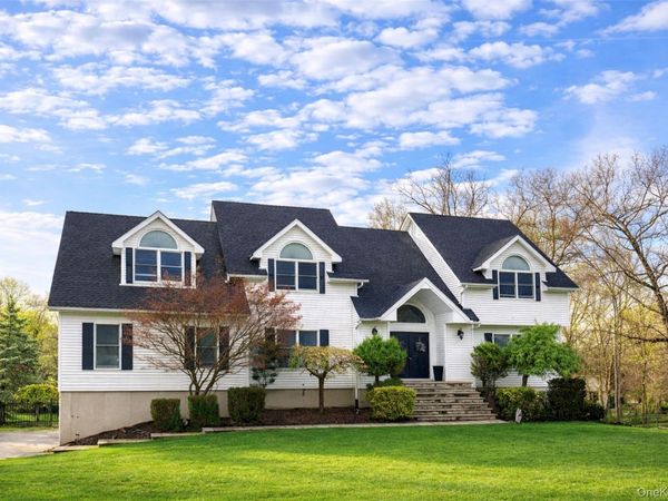 6 Dunderberg Road , Tomkins Cove, NY 10986