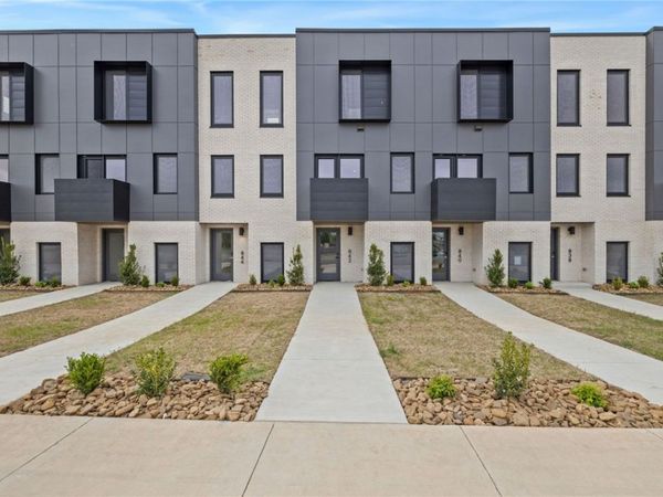 842 SE 8th Street , Bentonville, AR 72712