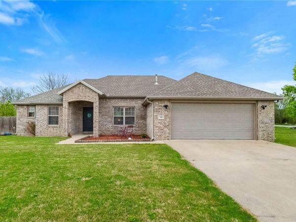 710 Bonnie Scotland Drive , Prairie Grove, AR 72753