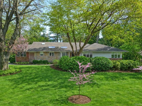 5 South Branch , Roslyn, NY 11576