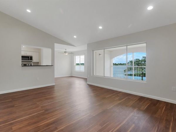 2627 NW 33rd Street, Unit 2213, Oakland Park, FL 33309