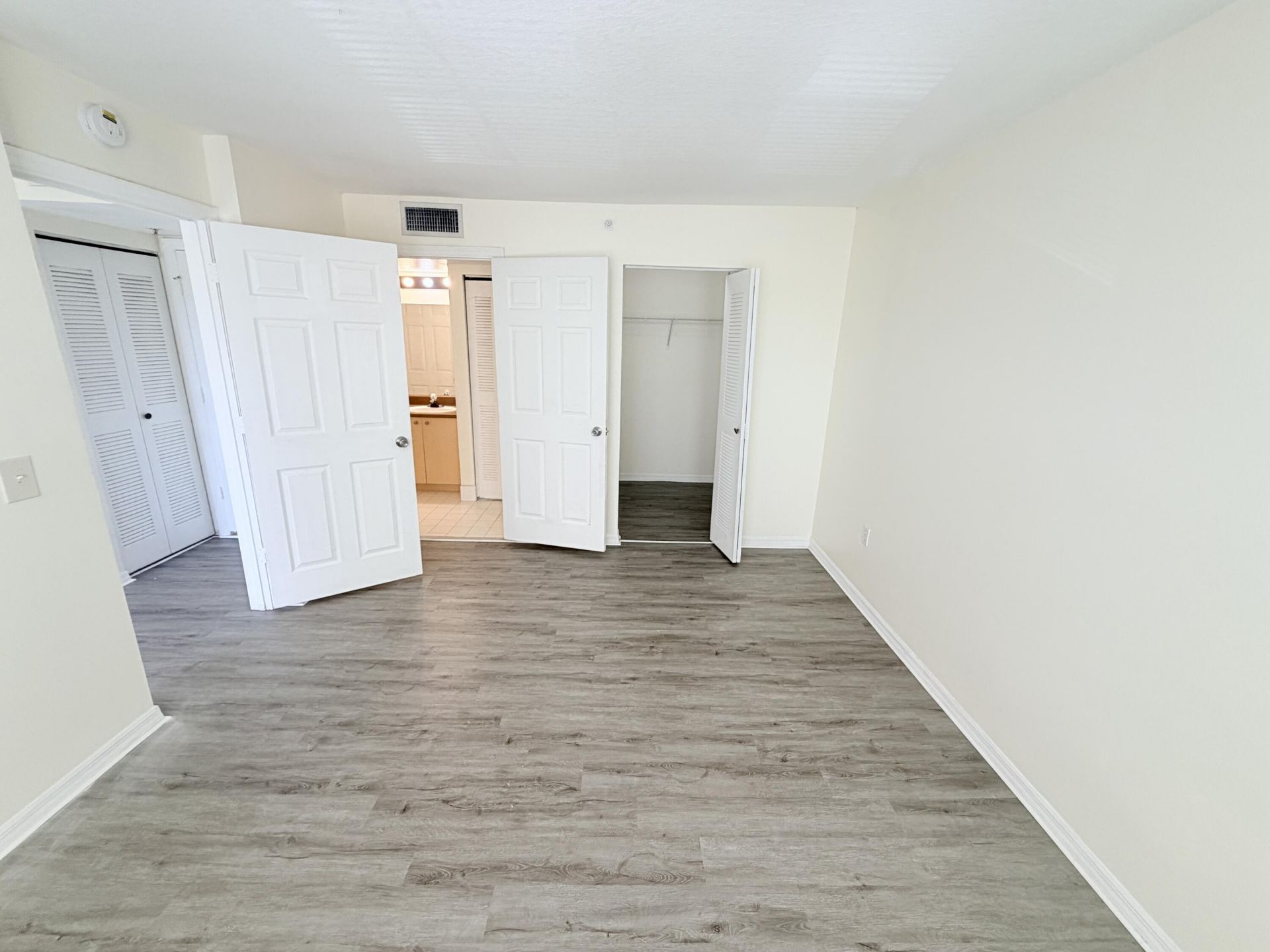 4171 San Marino Boulevard, Unit 305, West Palm Beach, FL 33409 Photo
