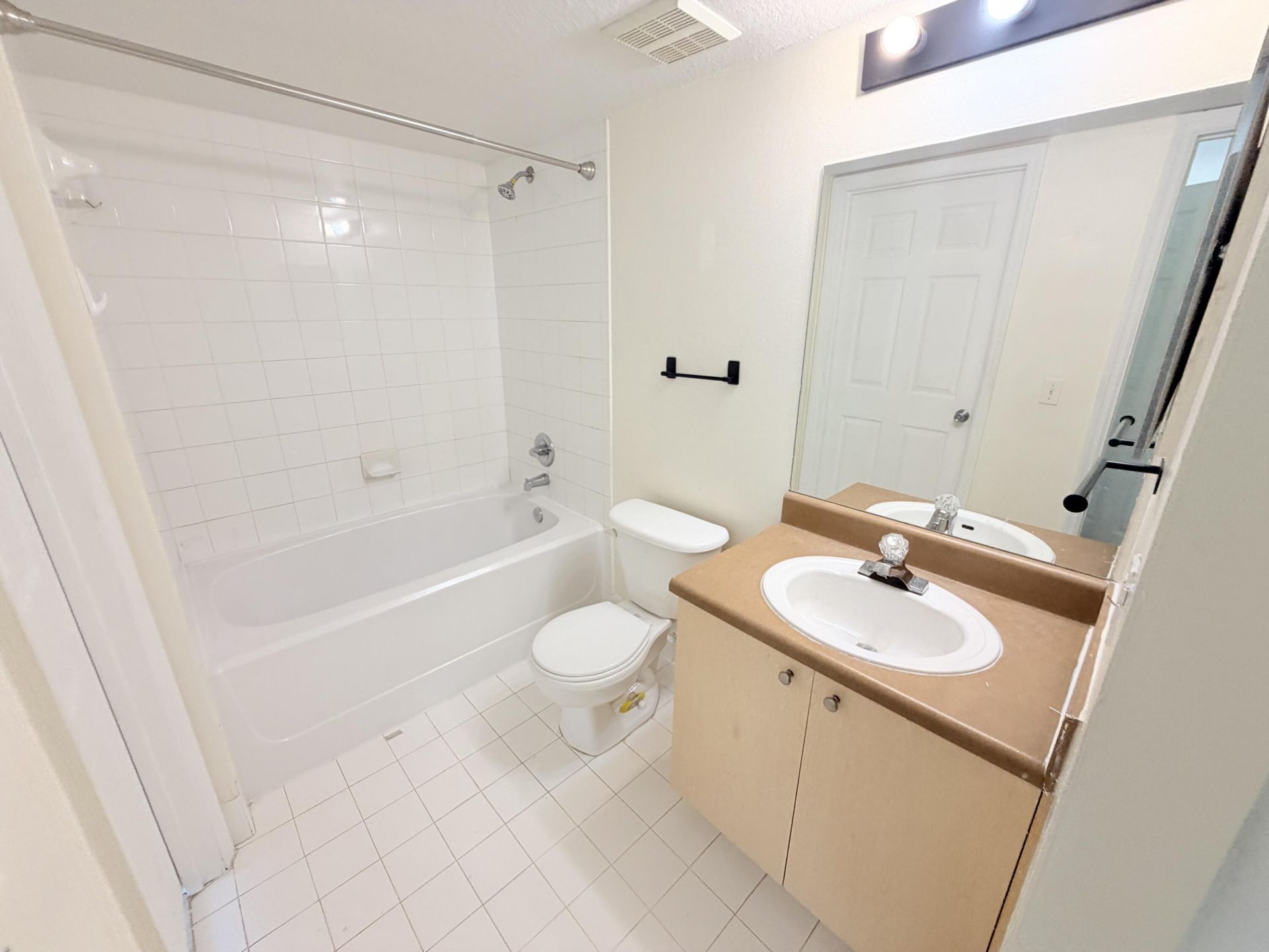 4171 San Marino Boulevard, Unit 305, West Palm Beach, FL 33409 Photo