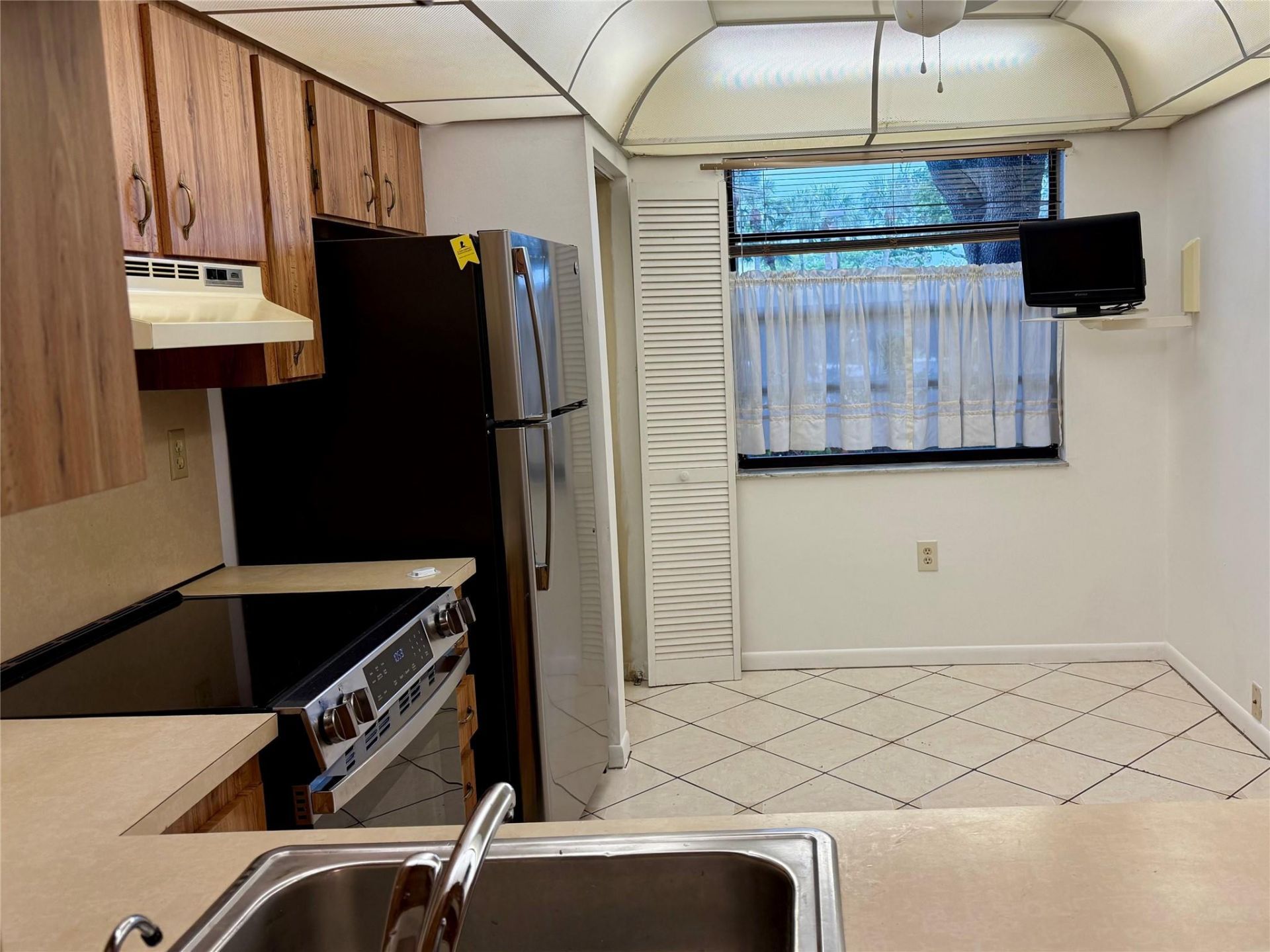 900 Colony Point Circle, Unit 121, Pembroke Pines, FL 33026 Photo