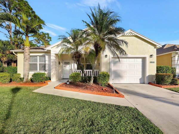 211 NW Zanzibar Place, Port St. Lucie, FL 34986