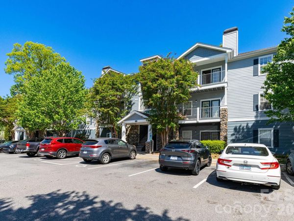 400 Vista Lake Drive, Unit 002, Candler, NC 28715
