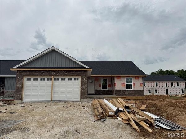 112 Grindstone Court , Moscow Mills, MO 63362