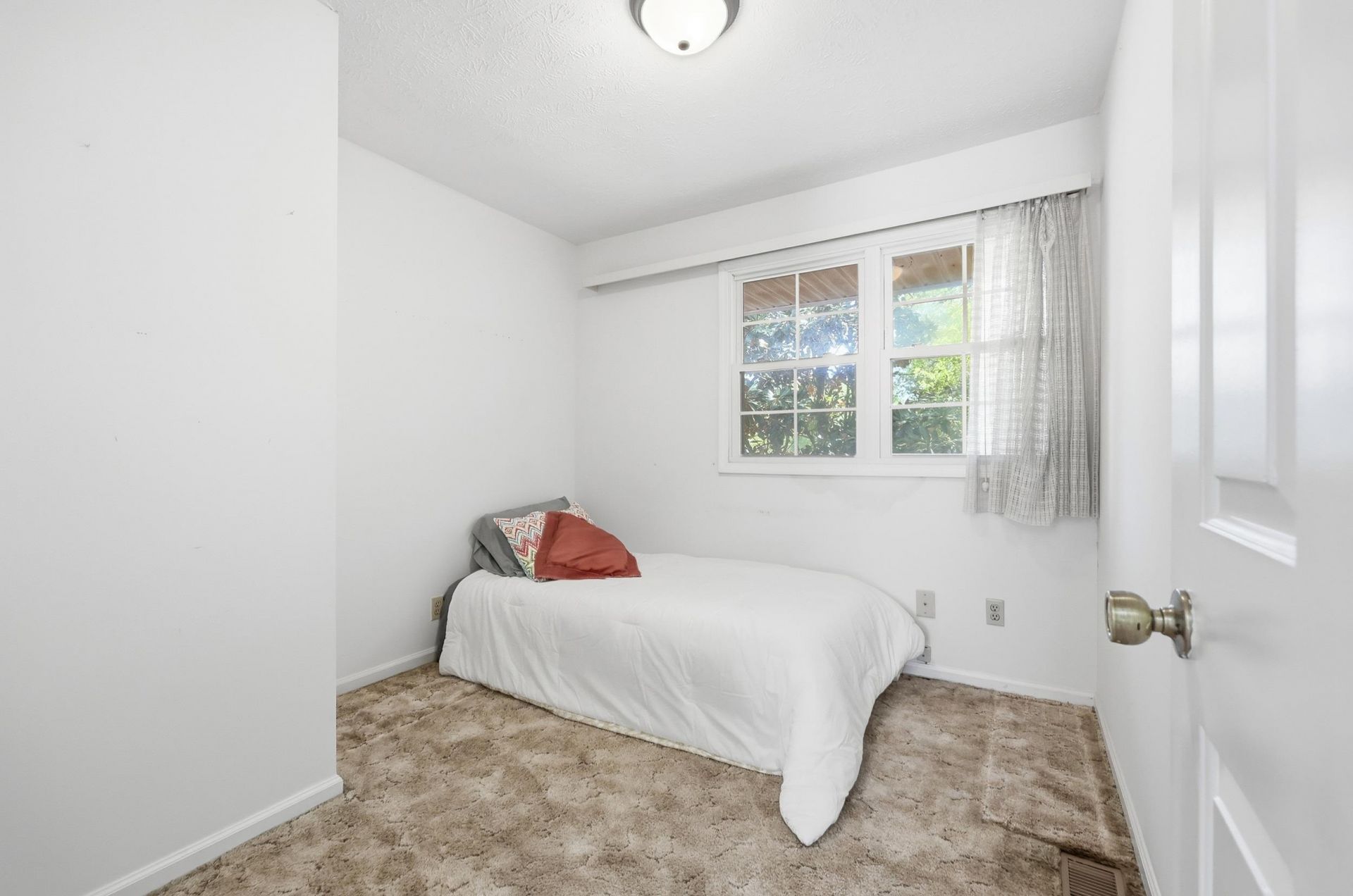 411 31st Ave. N  Photo 18