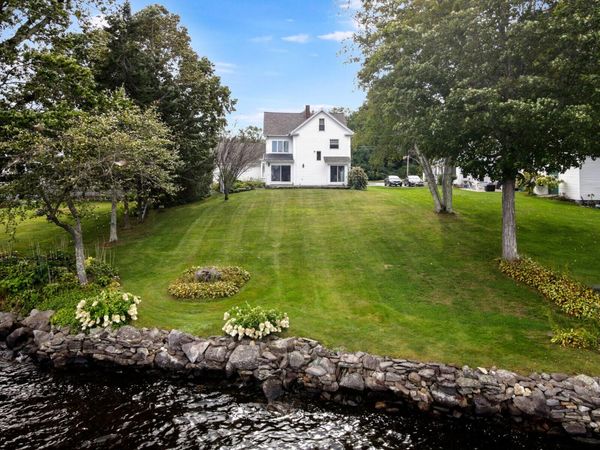 553 Main Street , Wayne, ME 04284