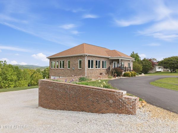 446 Gaut Rd, Dandridge, TN 37725