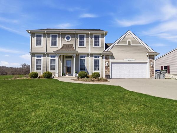 9433 N Michael COURT, Milwaukee, WI 53224