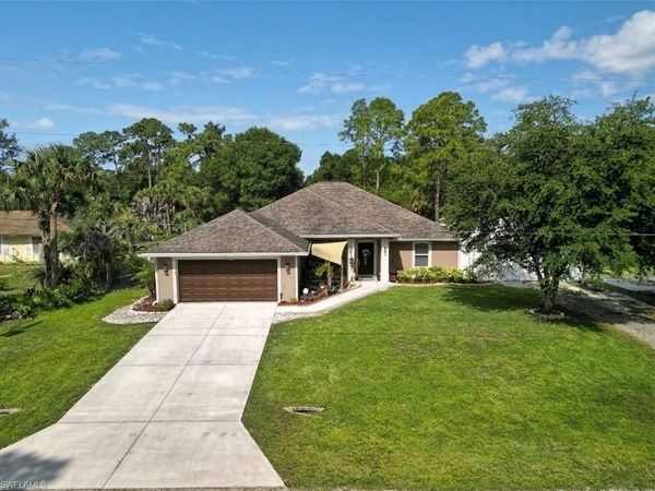 611 Cleveland AVE, LEHIGH ACRES, FL 33972