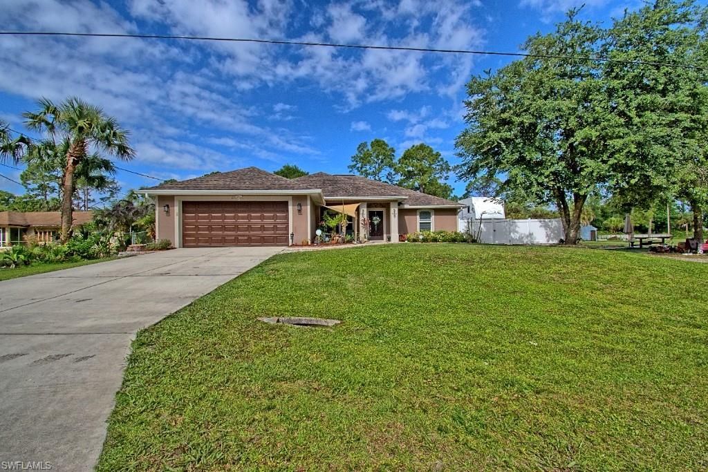 611 Cleveland Ave, Lehigh Acres, FL 33972 Photo