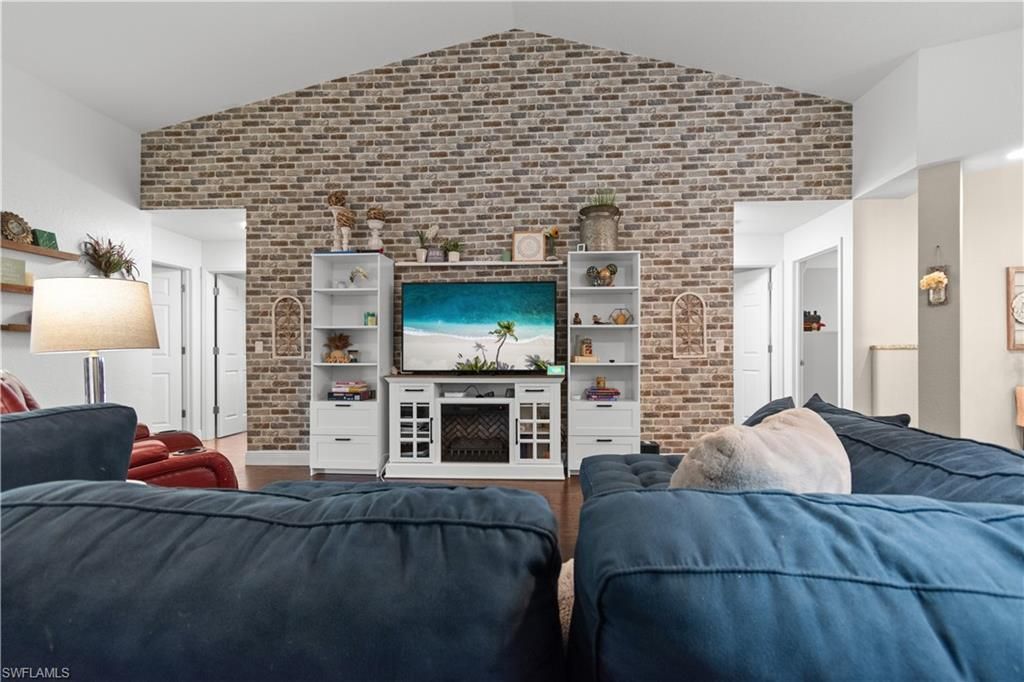 611 Cleveland Ave, Lehigh Acres, FL 33972 Photo