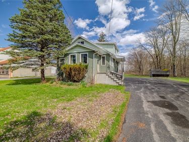 6286 Fly Road , East Syracuse, NY 13057