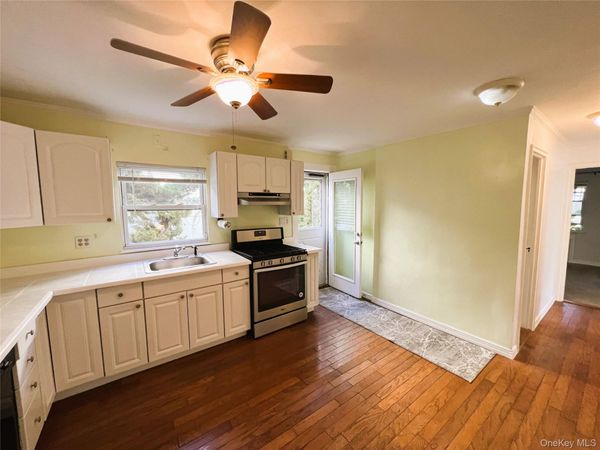 520 E Chester Street , Unit 1st fl, Long Beach, NY 11561