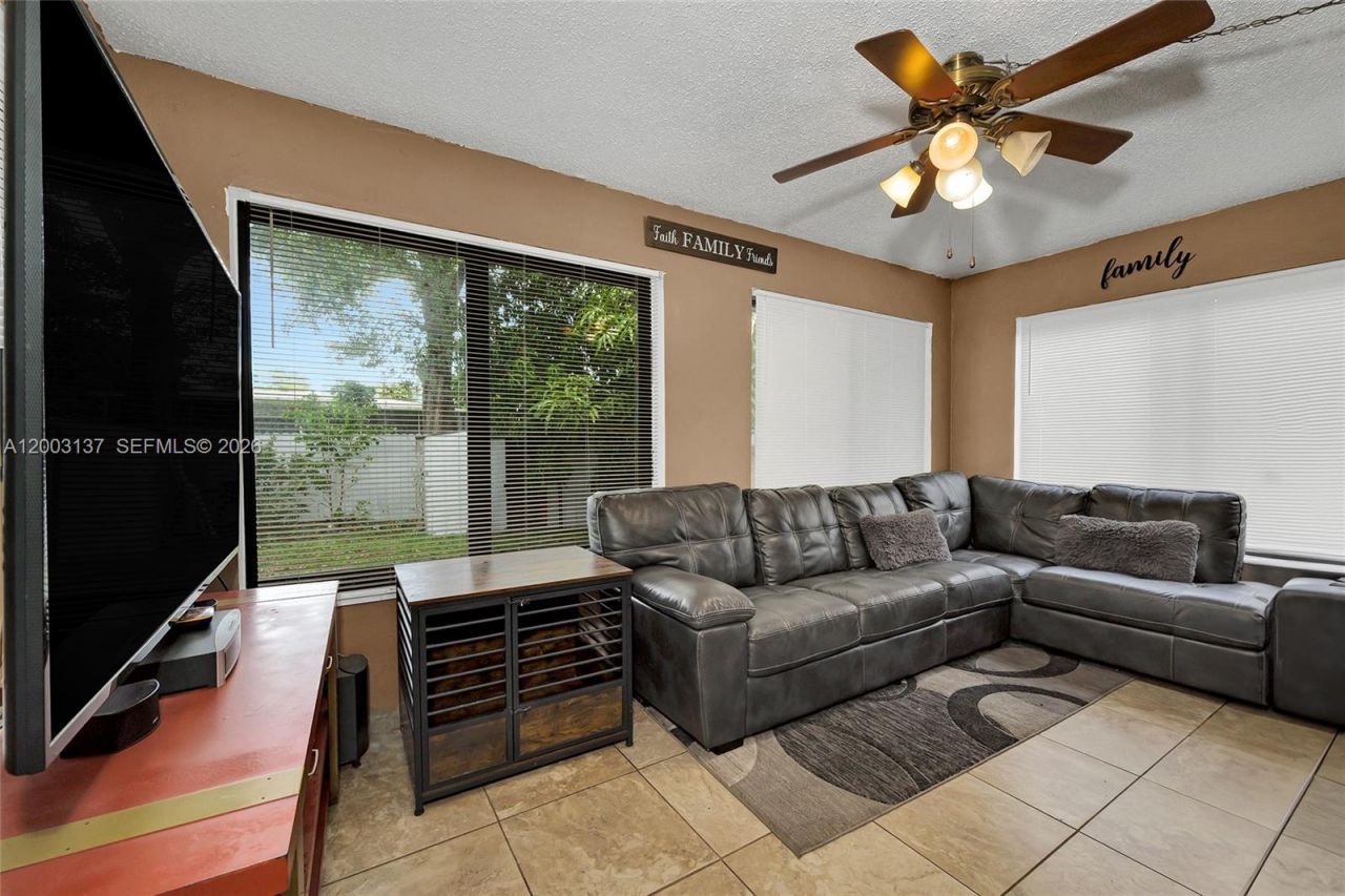 2630 Everglades Dr , Miramar, FL 33023 Photo