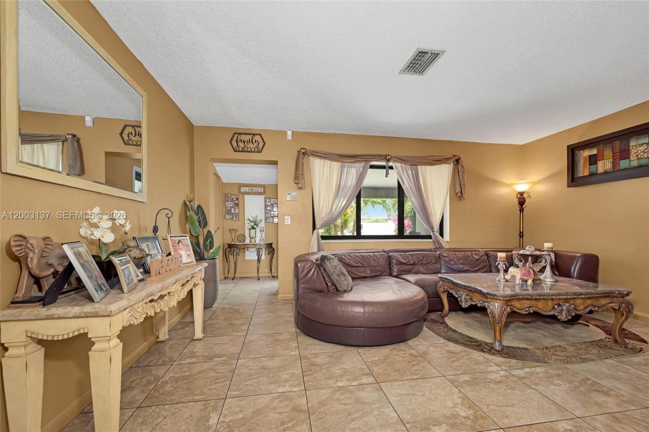 2630 Everglades Dr , Miramar, FL 33023 Photo