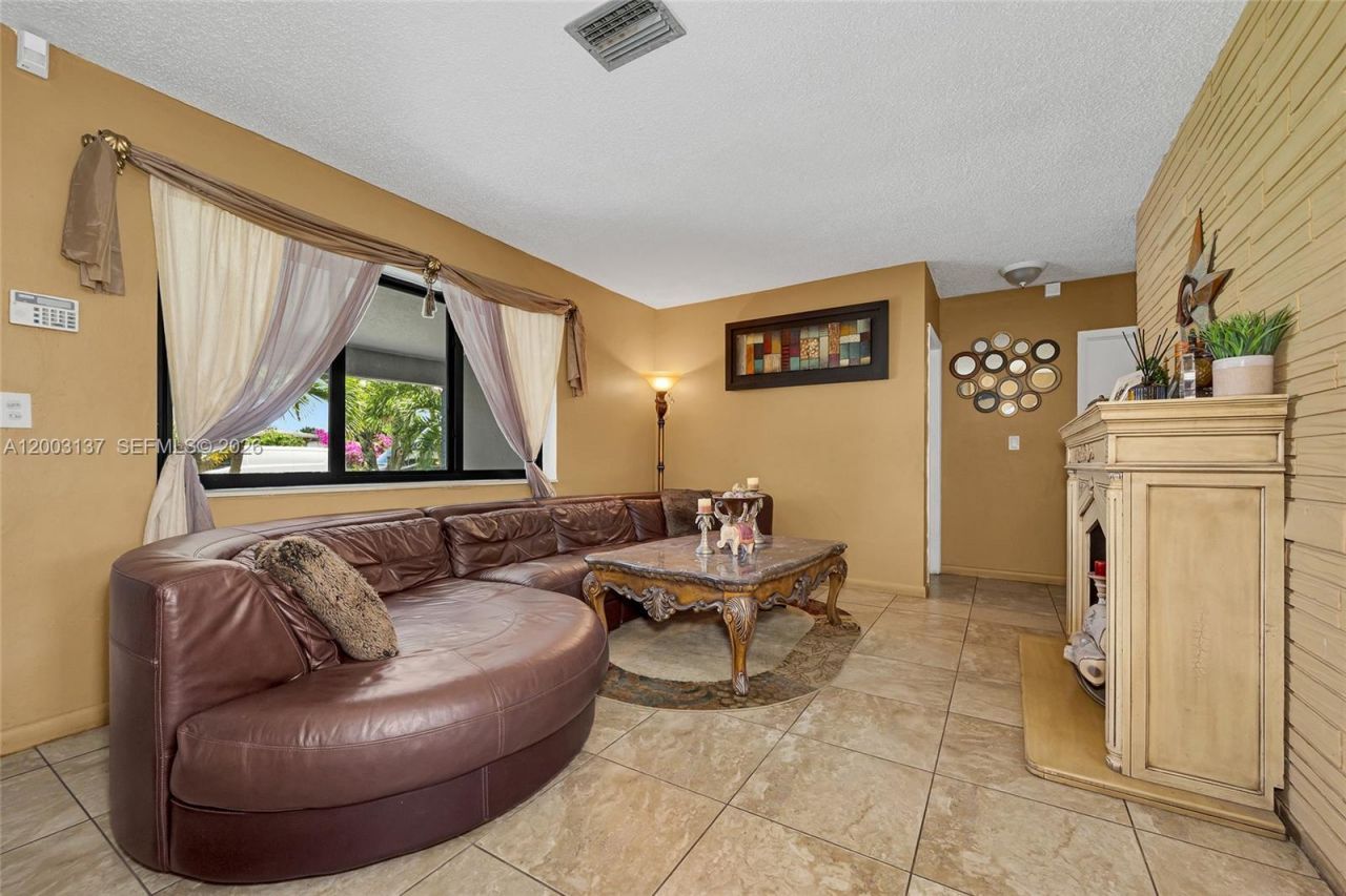 2630 Everglades Dr , Miramar, FL 33023 Photo